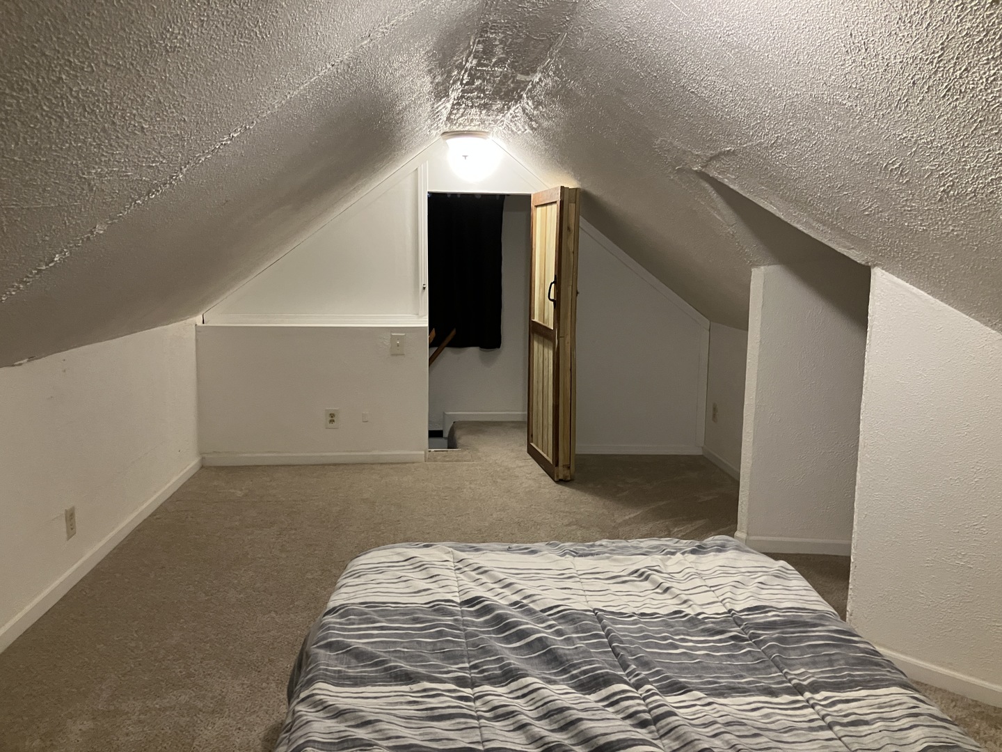 4909 Fountain Lane, Mccullom Lake, IL 60050