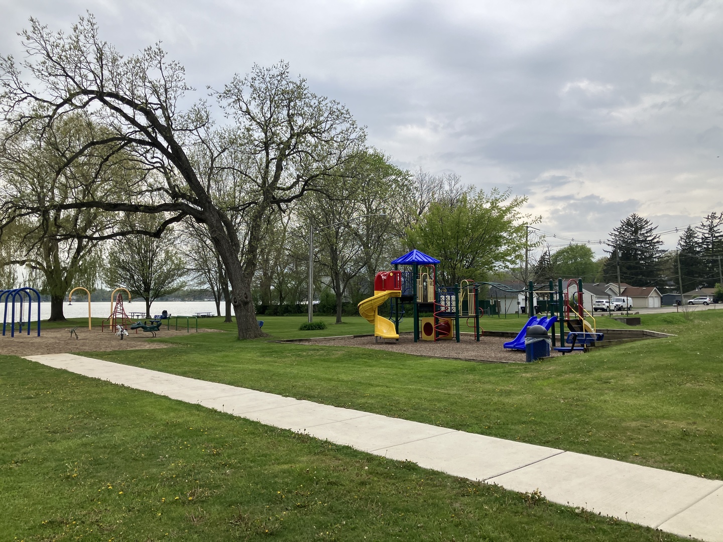 4909 Fountain Lane, Mccullom Lake, IL 60050