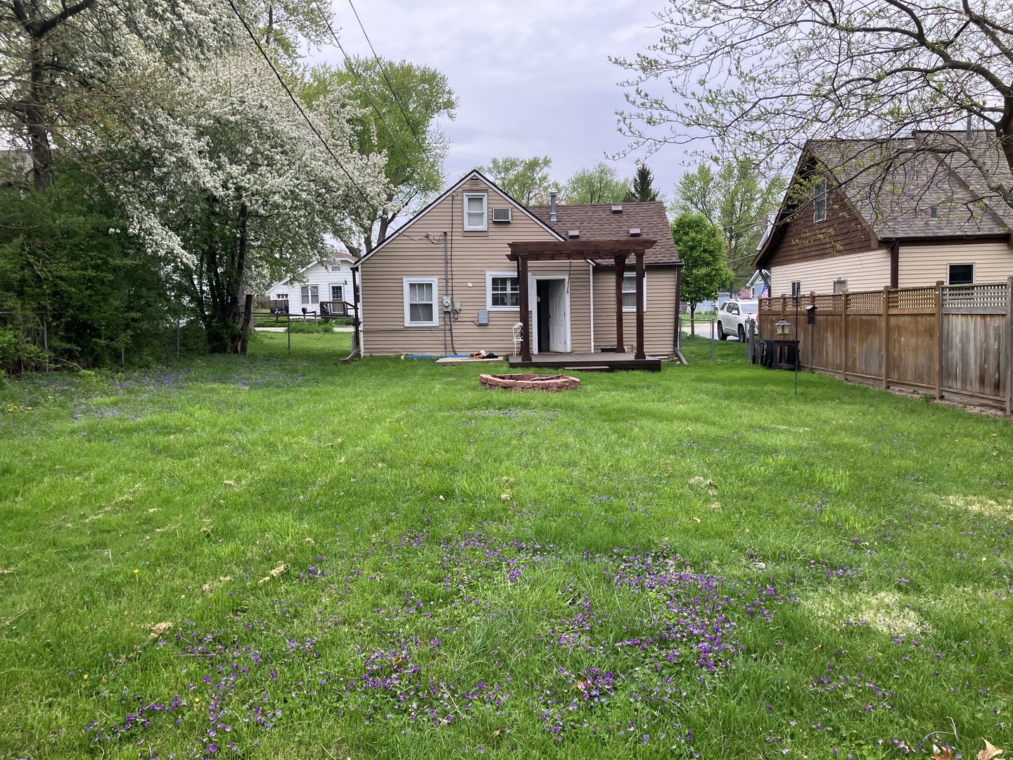 4909 Fountain Lane, Mccullom Lake, IL 60050