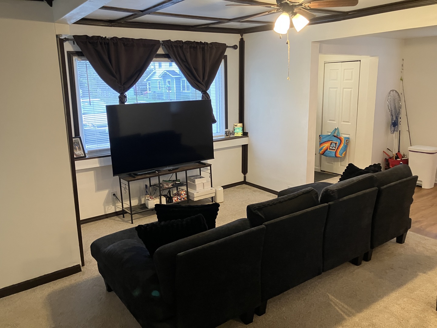 4909 Fountain Lane, Mccullom Lake, IL 60050