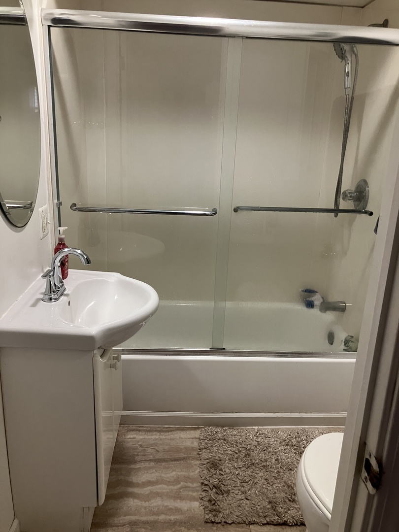 4909 Fountain Lane, Mccullom Lake, IL 60050