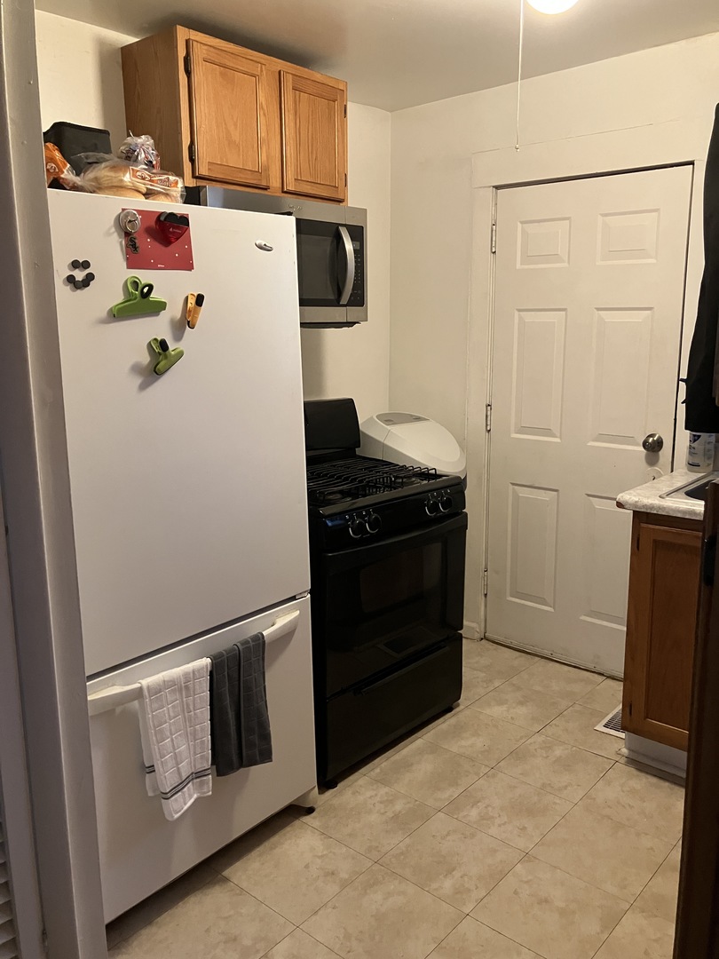 4909 Fountain Lane, Mccullom Lake, IL 60050