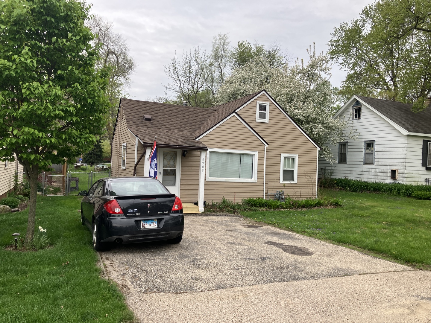 4909 Fountain Lane, Mccullom Lake, IL 60050