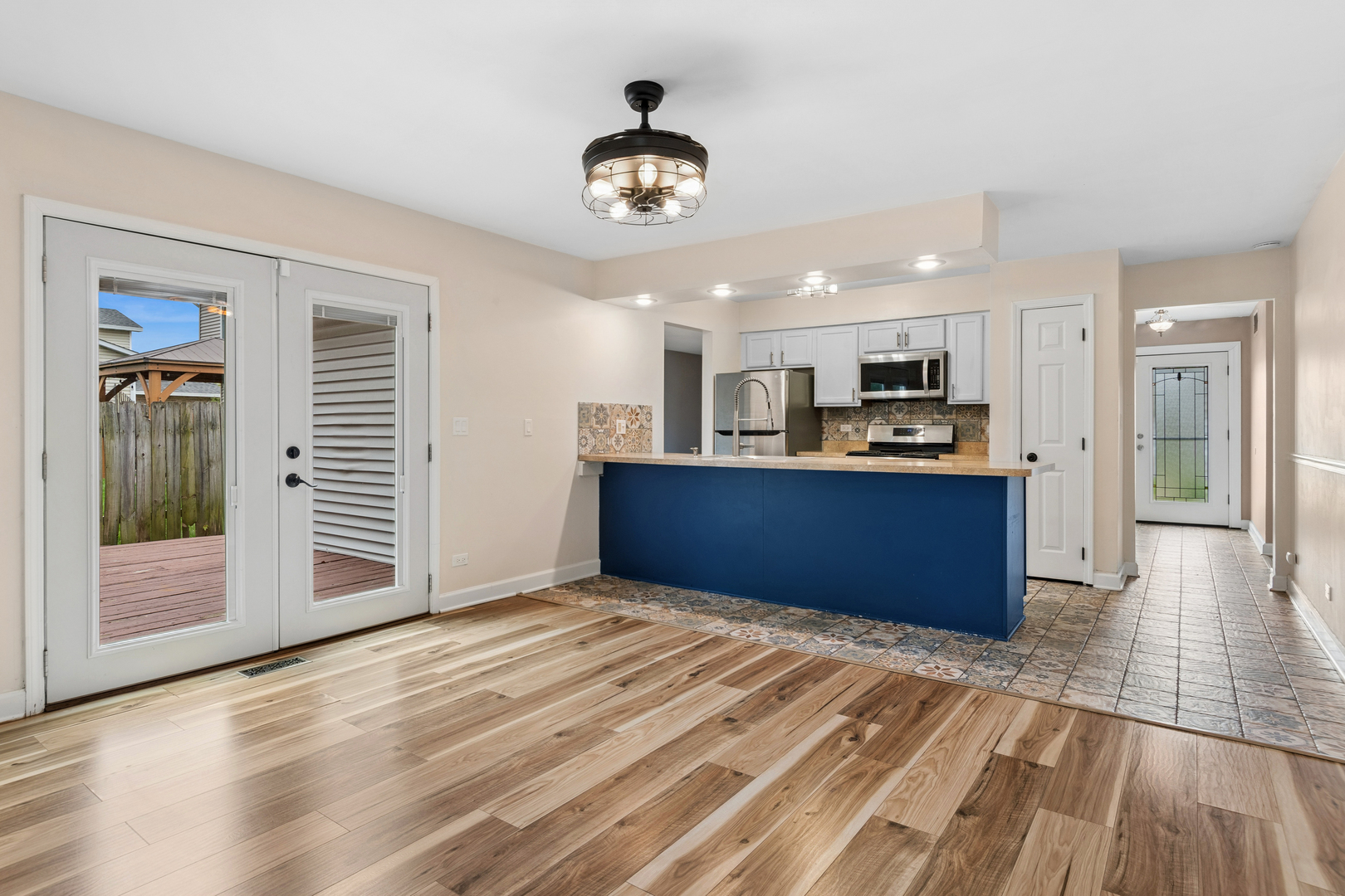 141 Pebble Creek Trail, Carol Stream, IL 60188