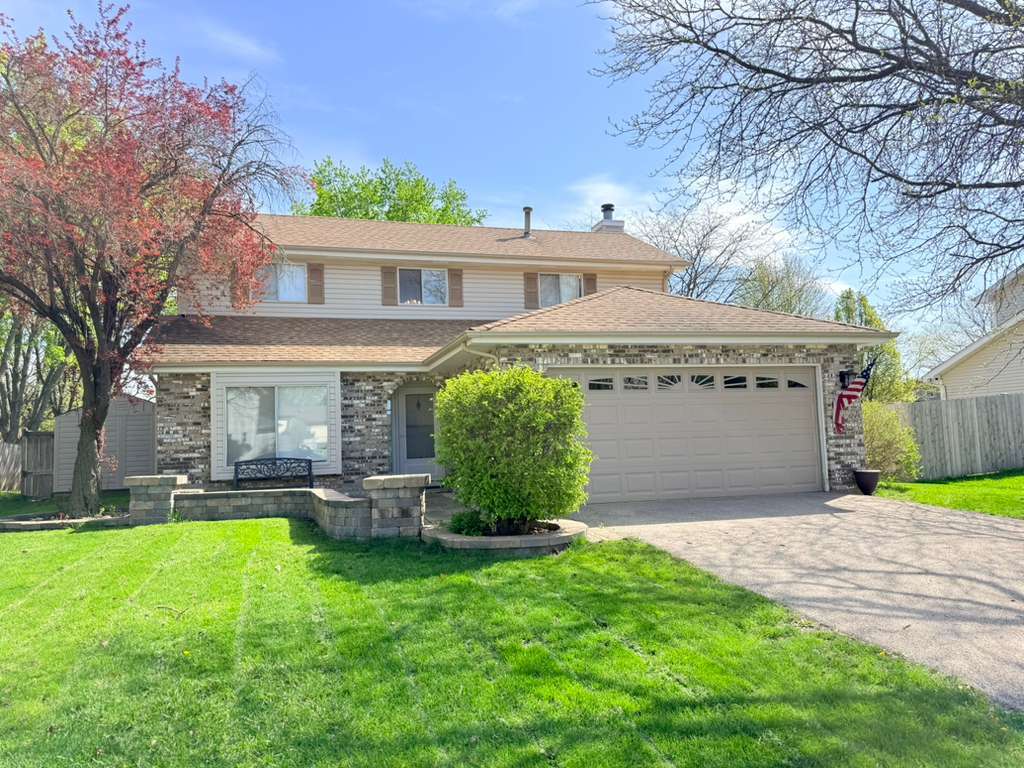 2338 Woodview Lane, Naperville, IL 60565