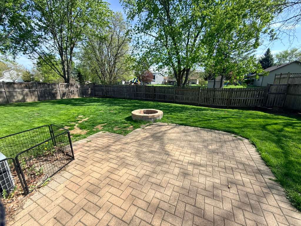 2338 Woodview Lane, Naperville, IL 60565