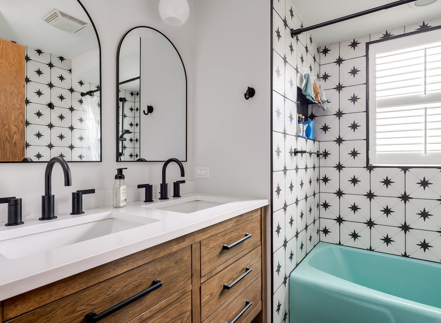 774 S Euclid Avenue, Elmhurst, IL 60126