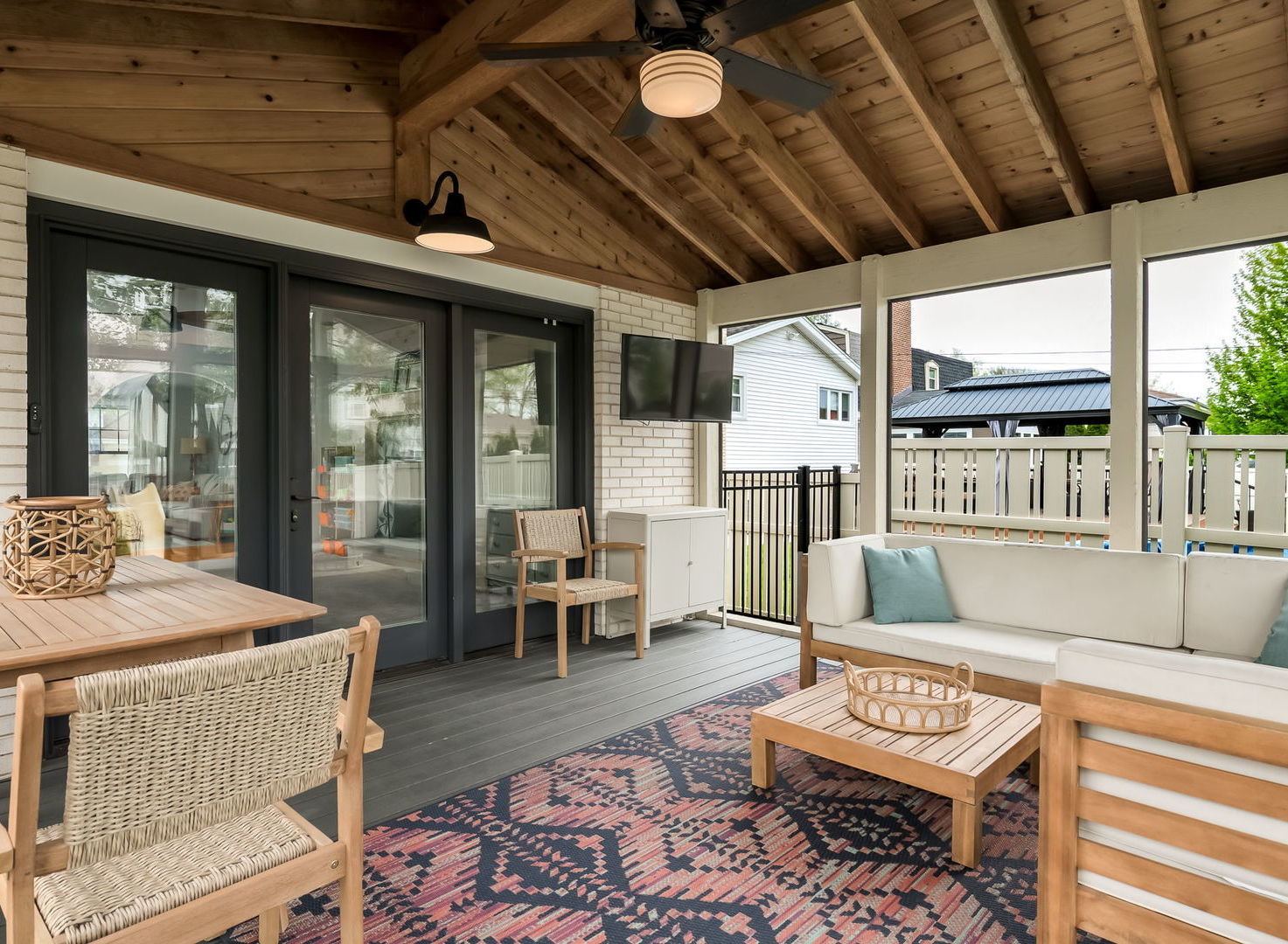 774 S Euclid Avenue, Elmhurst, IL 60126