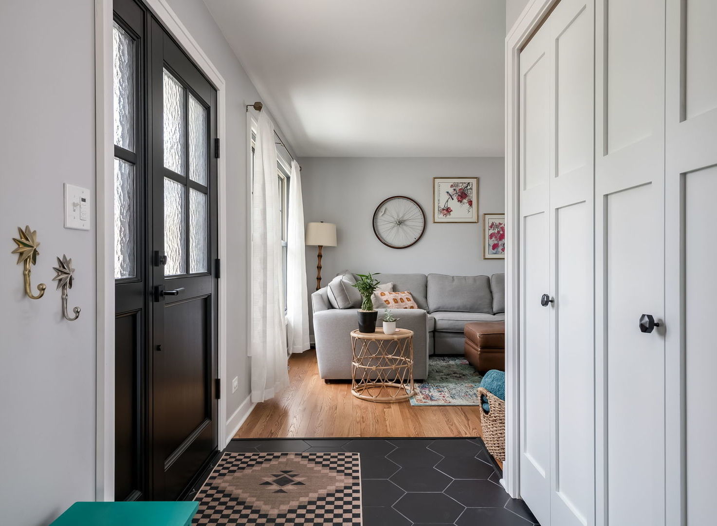 774 S Euclid Avenue, Elmhurst, IL 60126