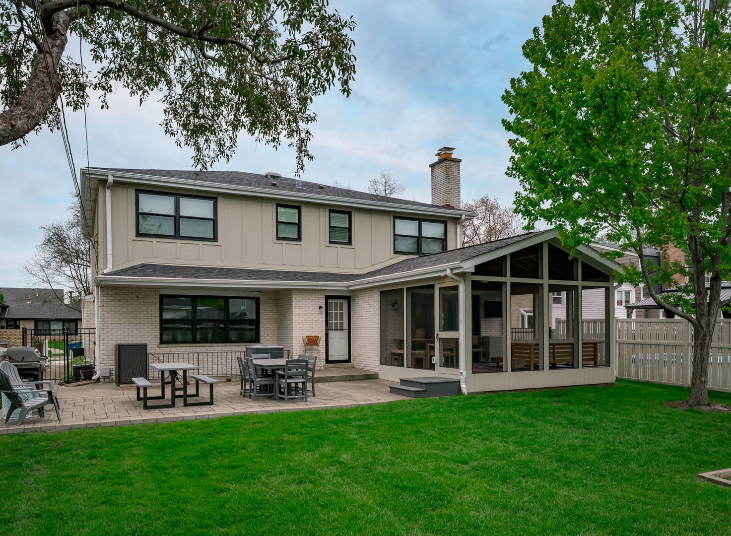 774 S Euclid Avenue, Elmhurst, IL 60126