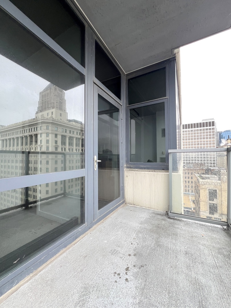 235 W Van Buren Street #2202, Chicago, IL 60607