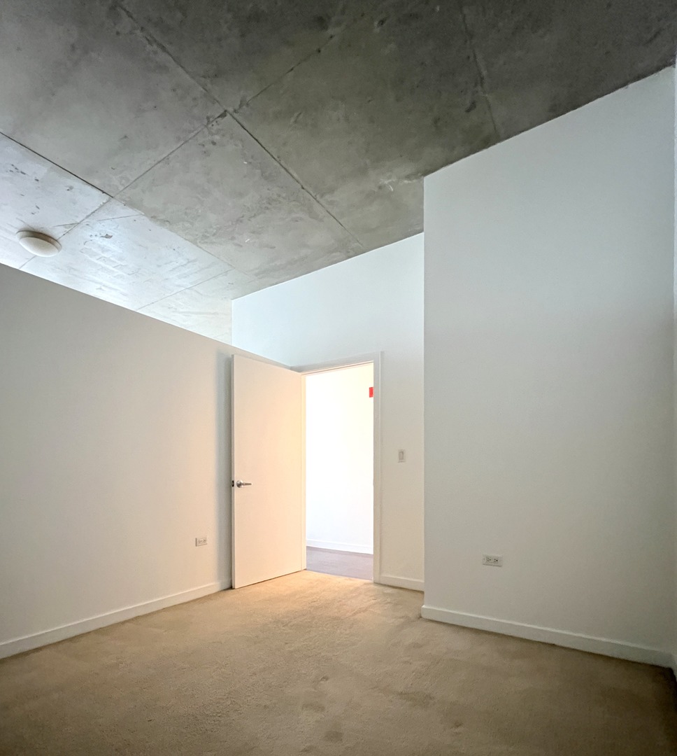 235 W Van Buren Street #2202, Chicago, IL 60607