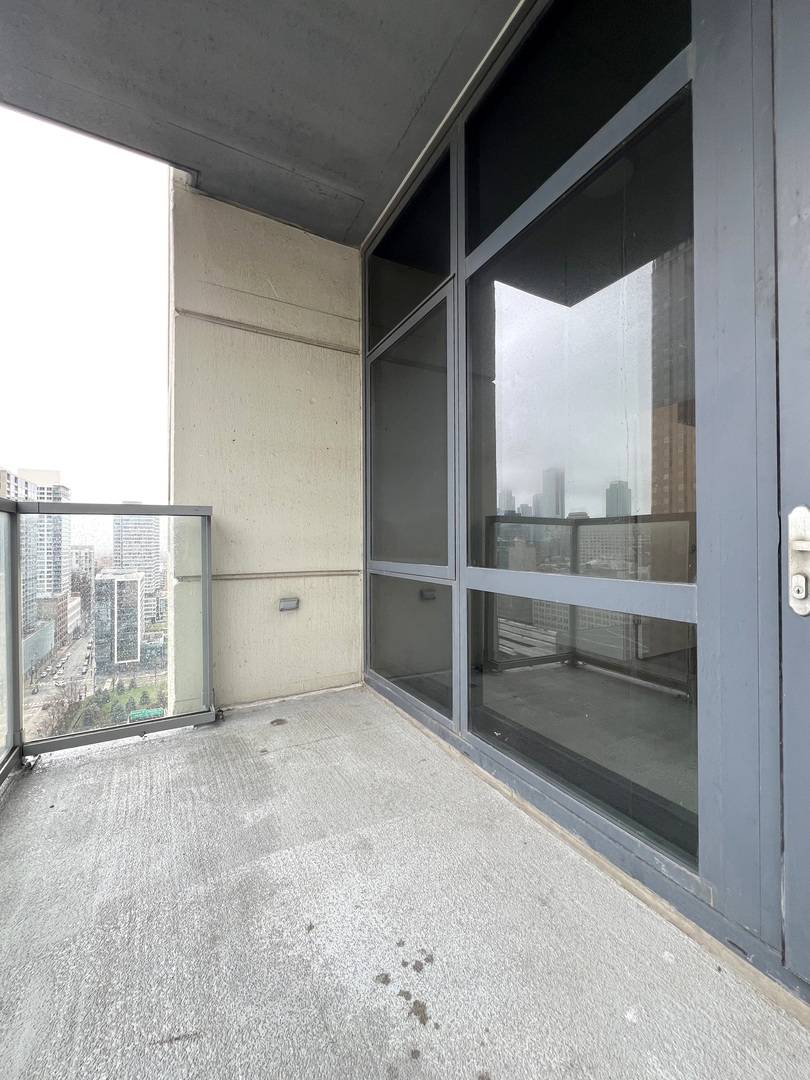 235 W Van Buren Street #2202, Chicago, IL 60607