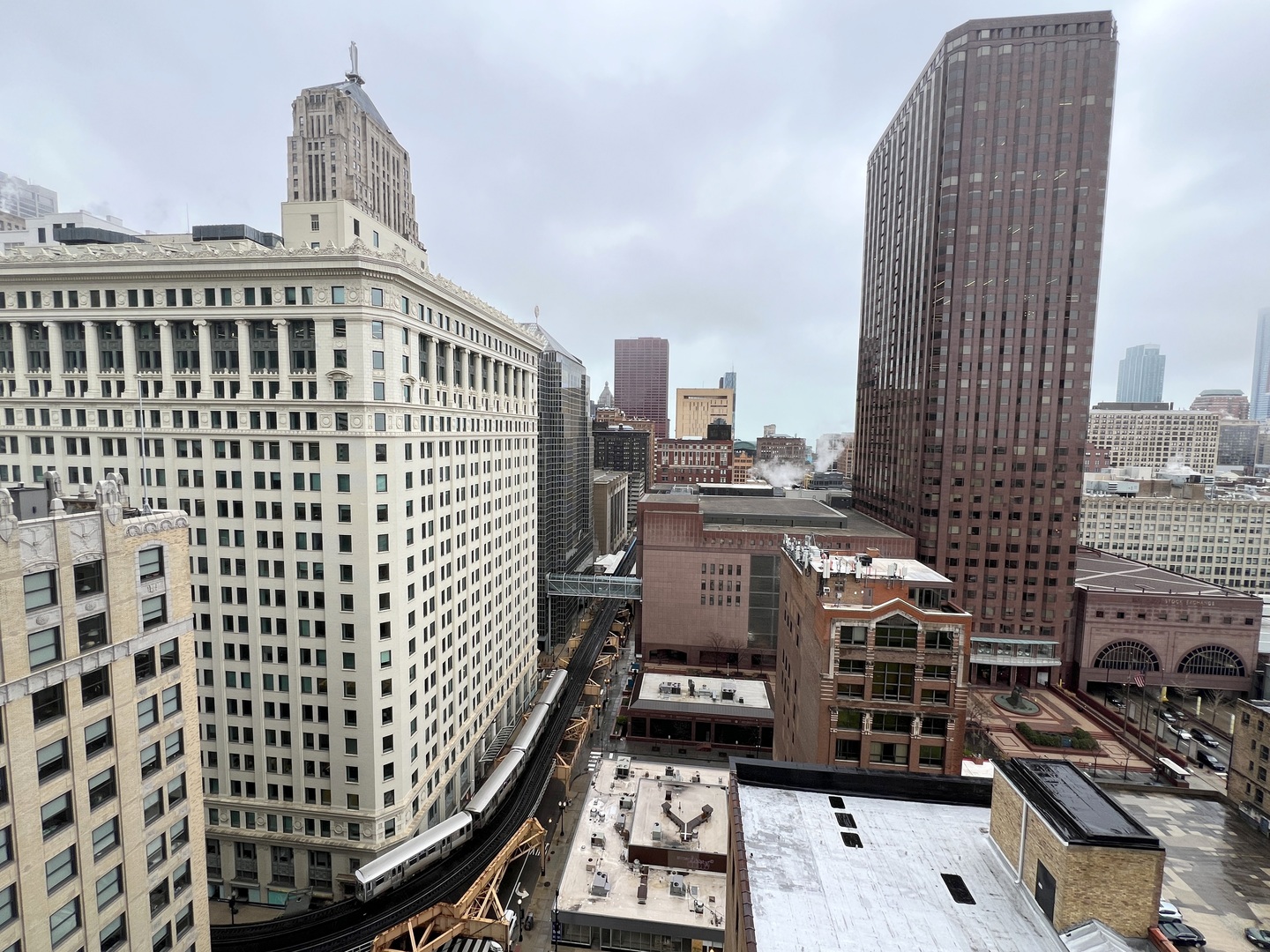 235 W Van Buren Street #2202, Chicago, IL 60607