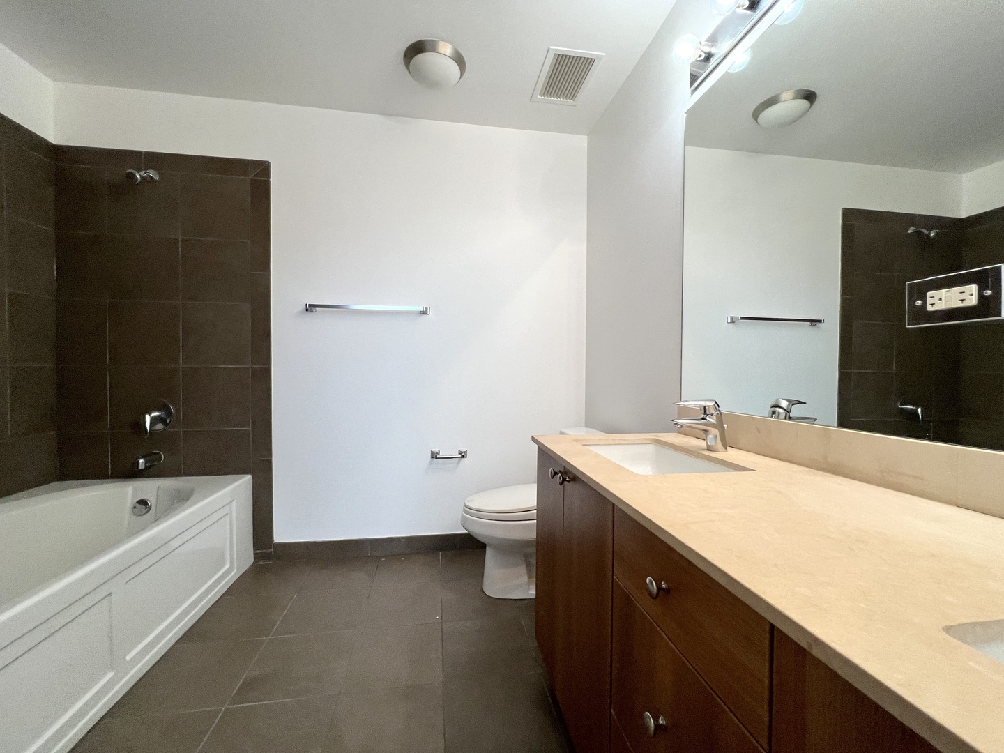 235 W Van Buren Street #2202, Chicago, IL 60607