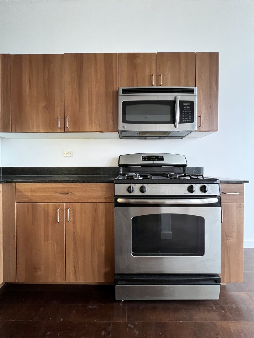 235 W Van Buren Street #2202, Chicago, IL 60607