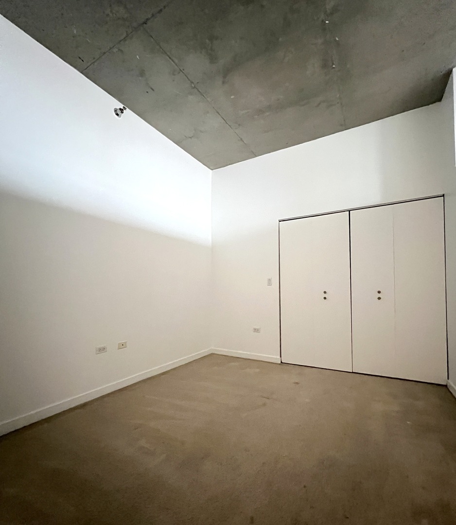 235 W Van Buren Street #2202, Chicago, IL 60607