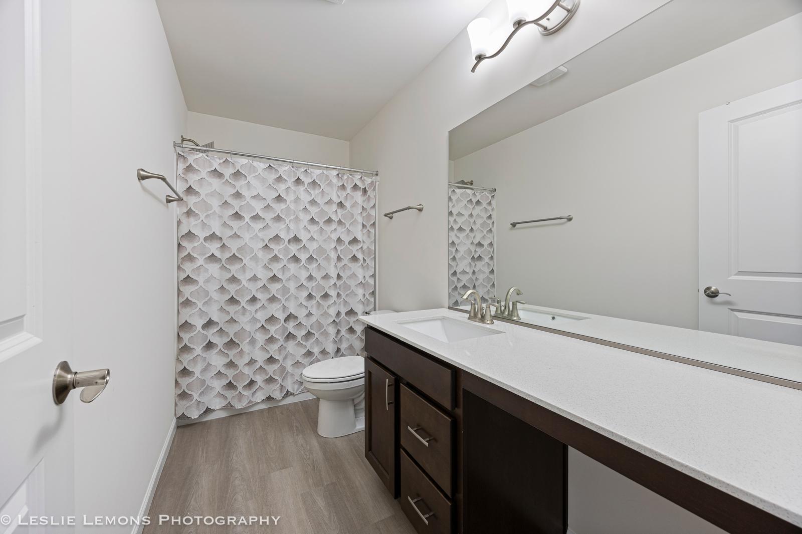 2225 Bent Grass Way, Bolingbrook, IL 60490