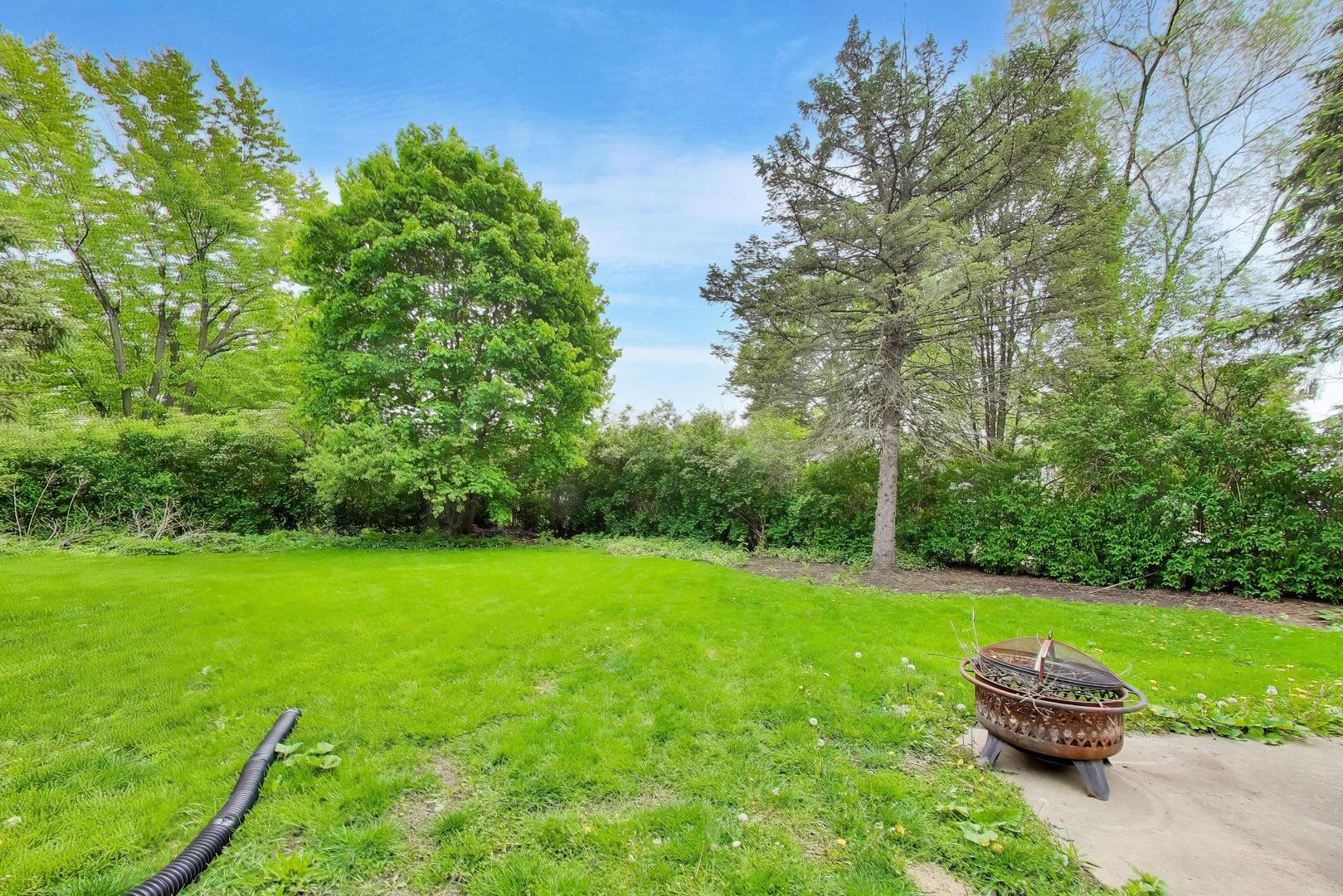 533 Carr Court, Schaumburg, IL 60193