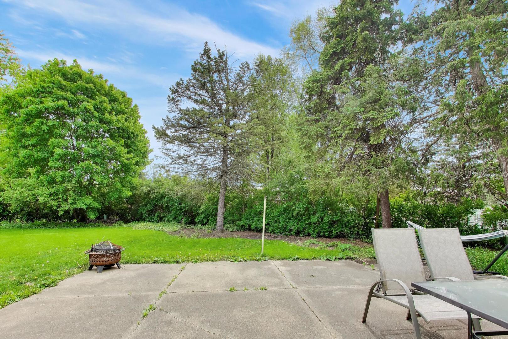 533 Carr Court, Schaumburg, IL 60193