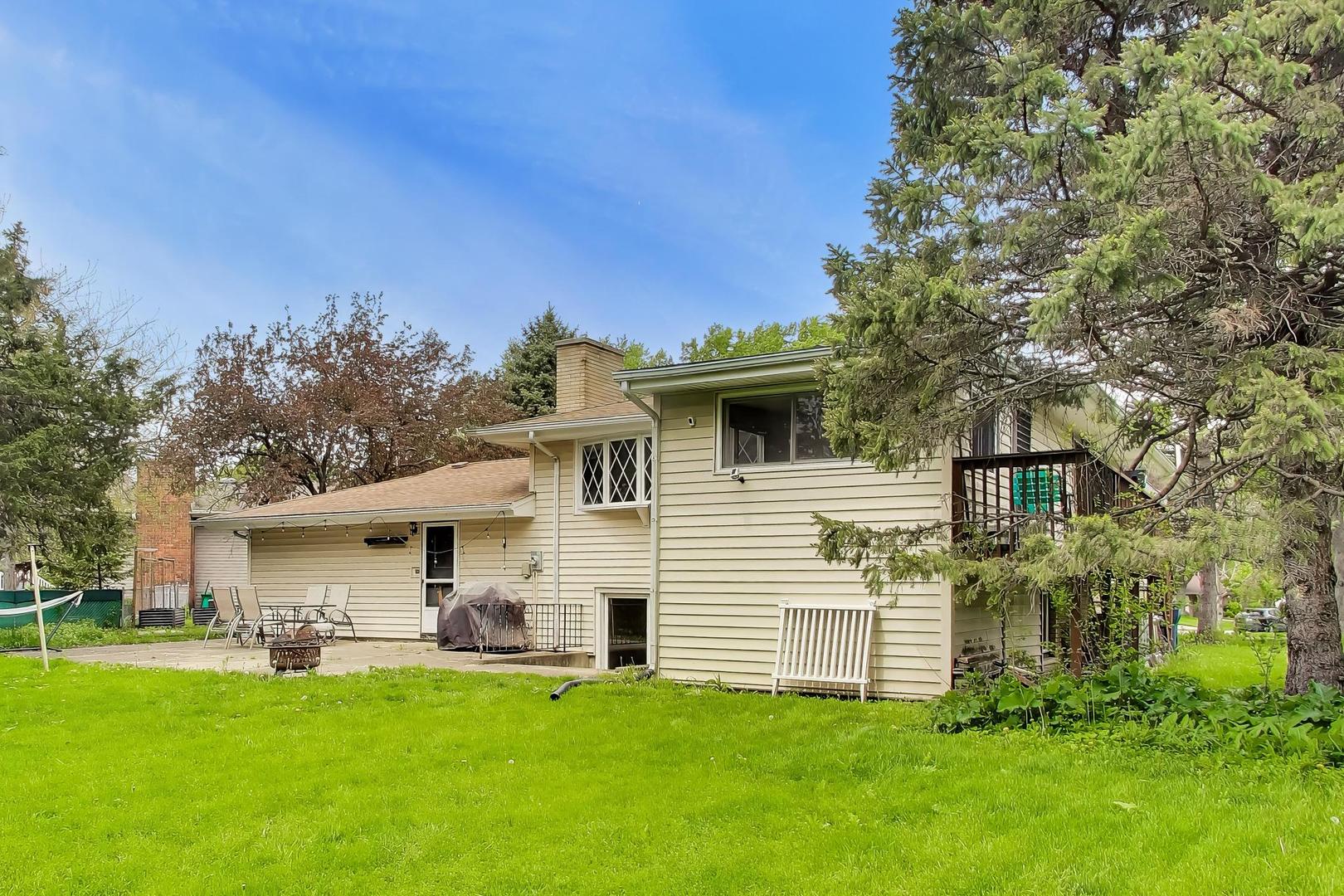 533 Carr Court, Schaumburg, IL 60193