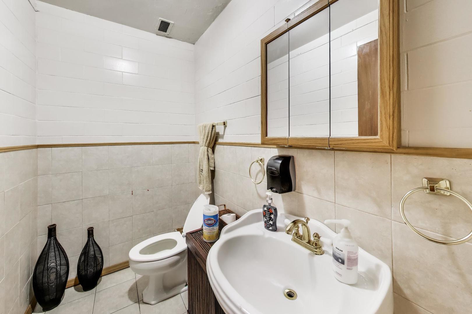 6905 S Halsted Street, Chicago, IL 60621