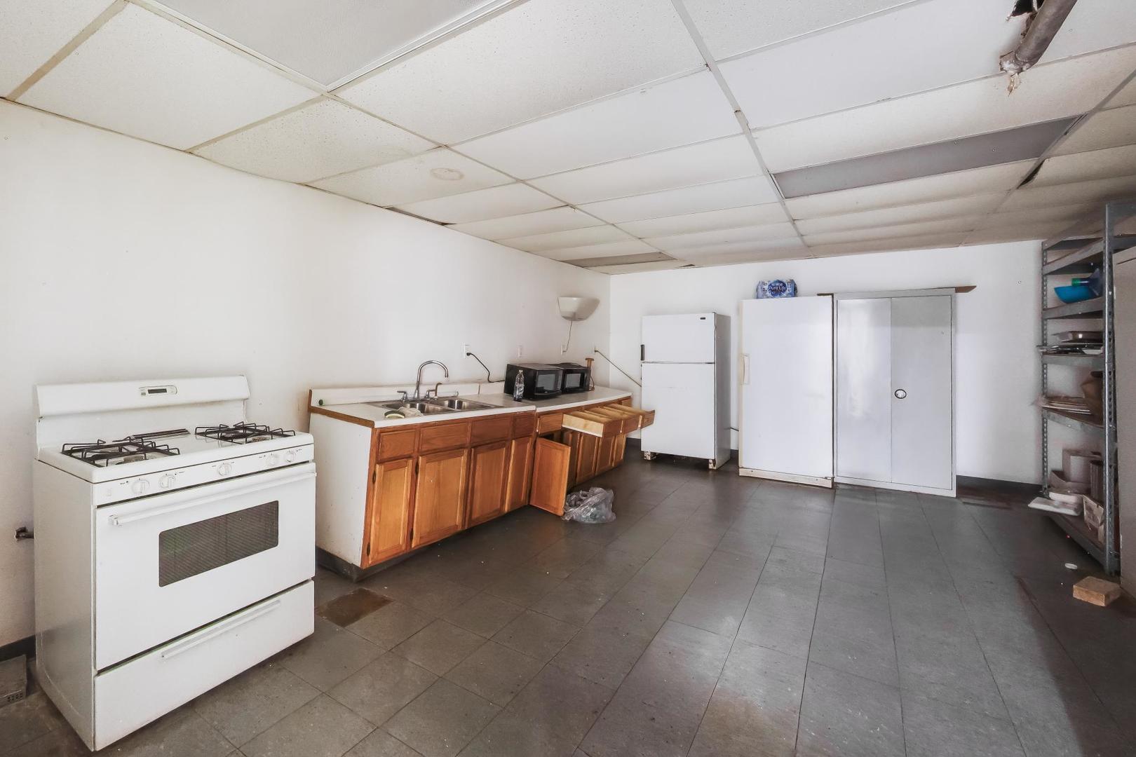 6905 S Halsted Street, Chicago, IL 60621