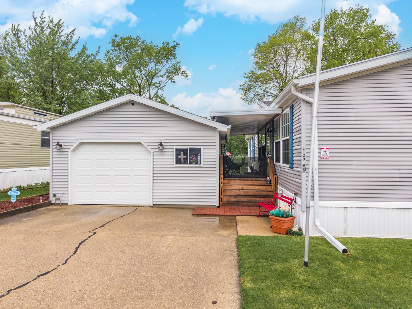 1129 11th Street, Bloomington, IL 61704