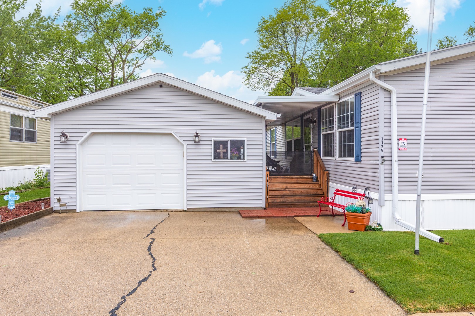 1129 11th Street, Bloomington, IL 61704