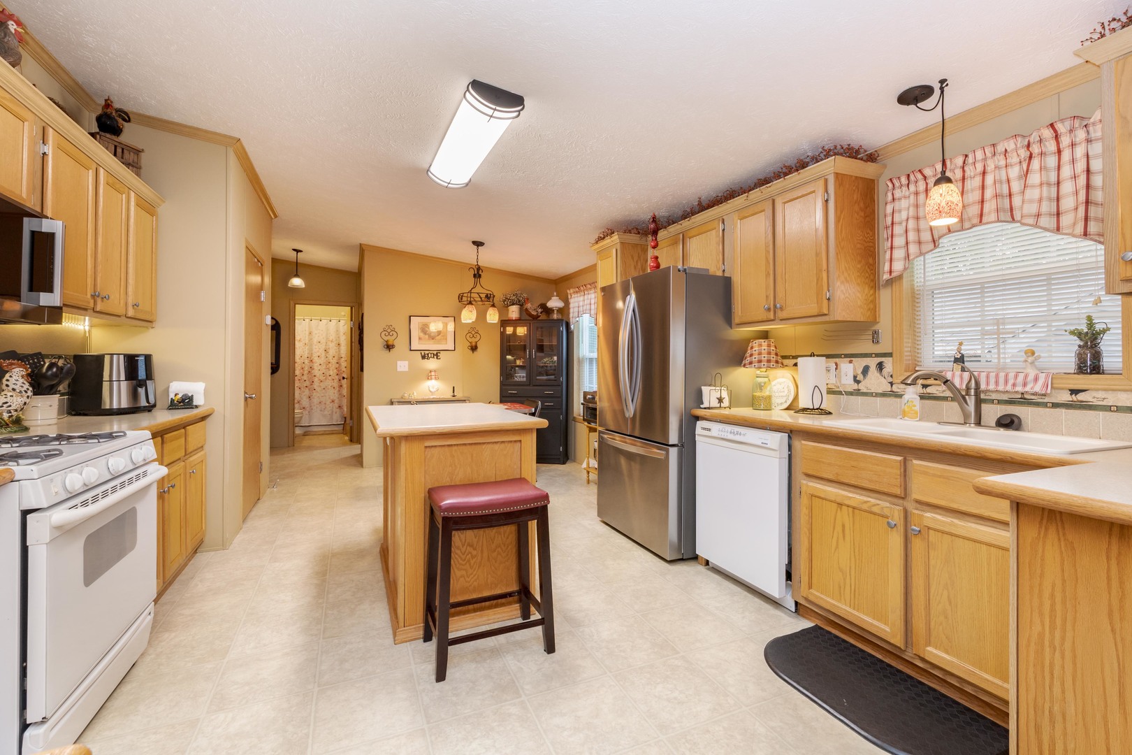 1129 11th Street, Bloomington, IL 61704