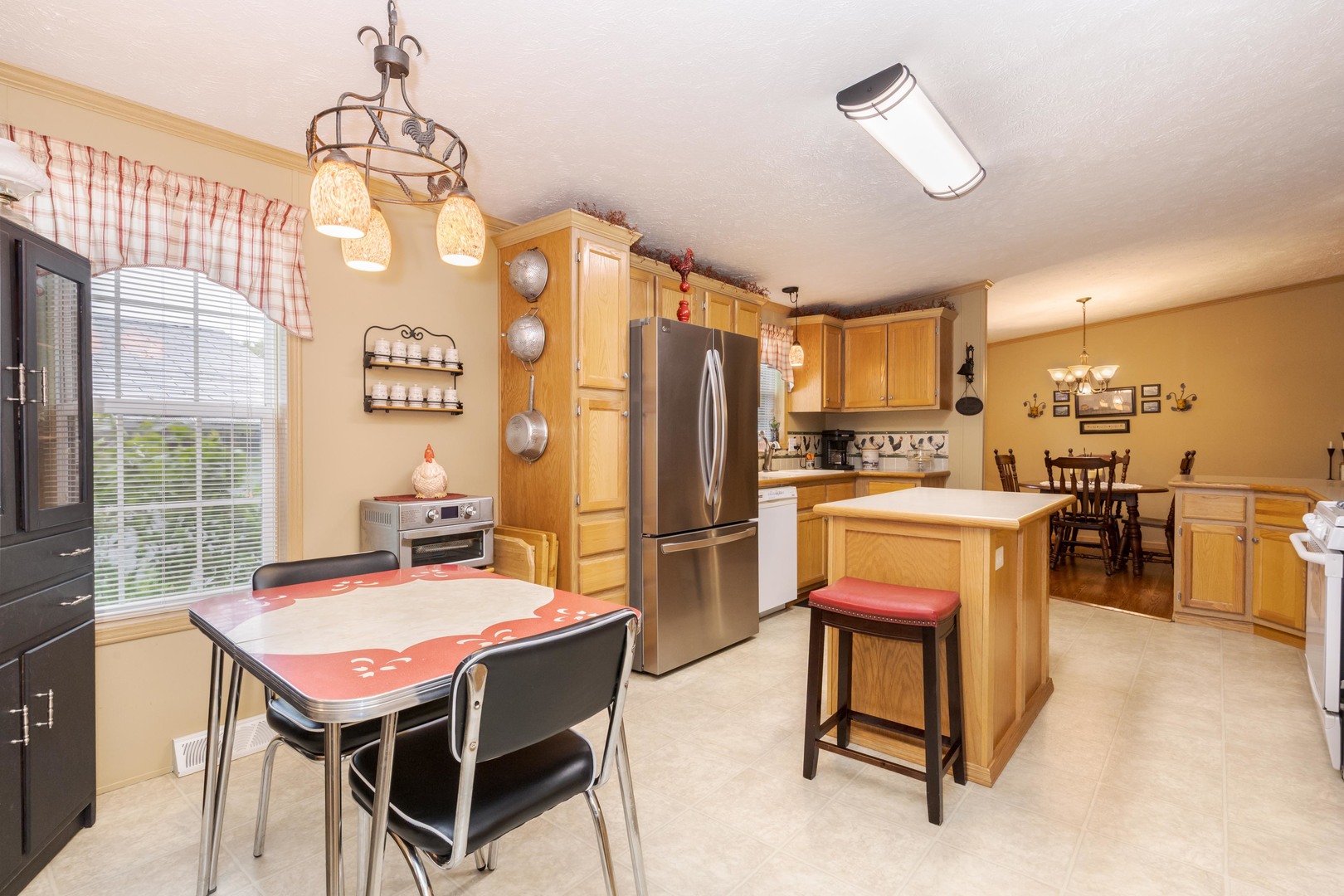 1129 11th Street, Bloomington, IL 61704