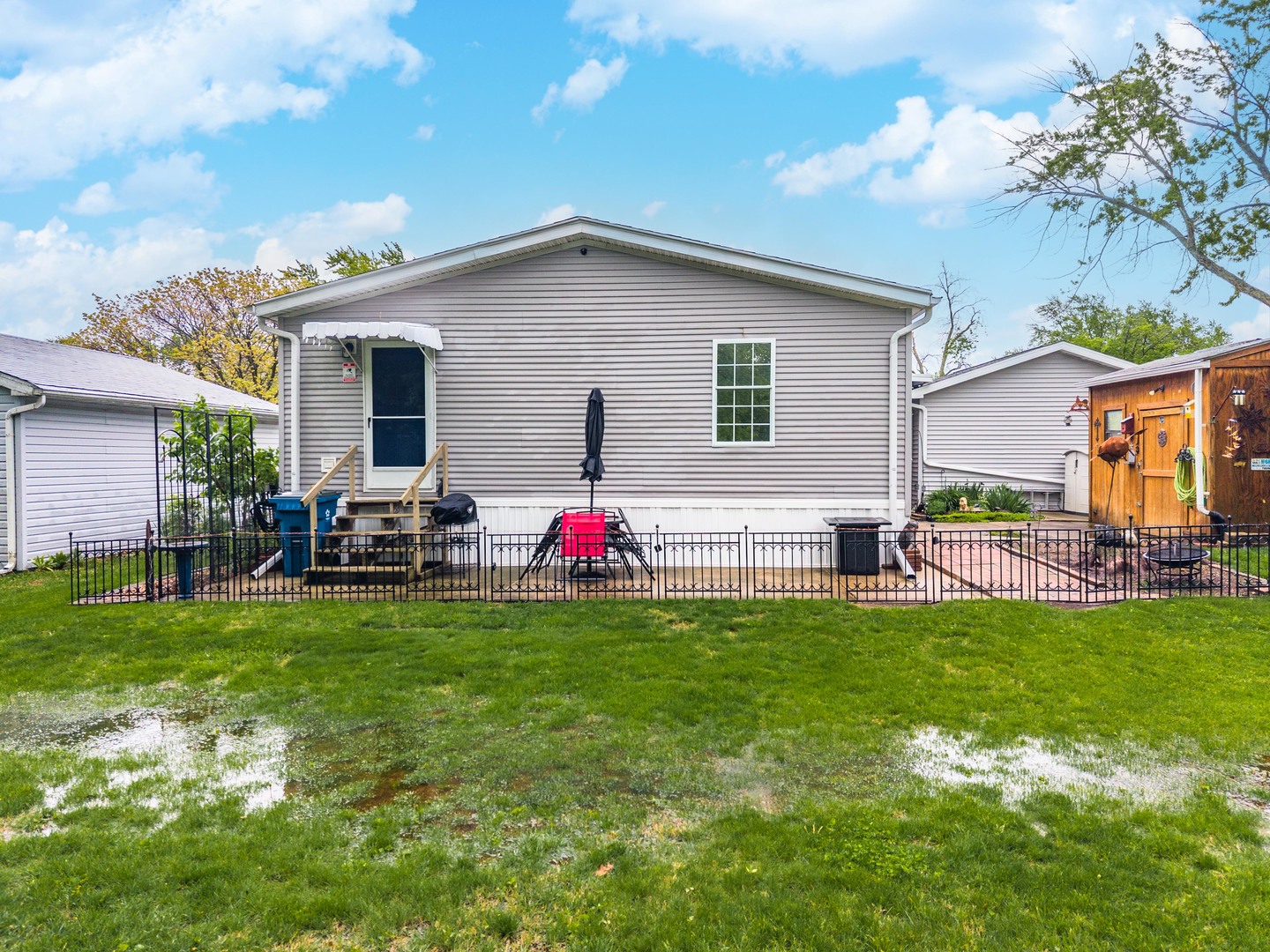 1129 11th Street, Bloomington, IL 61704