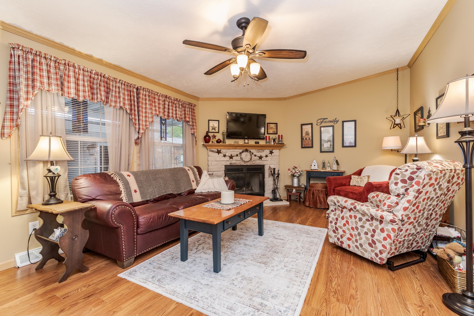 1129 11th Street, Bloomington, IL 61704