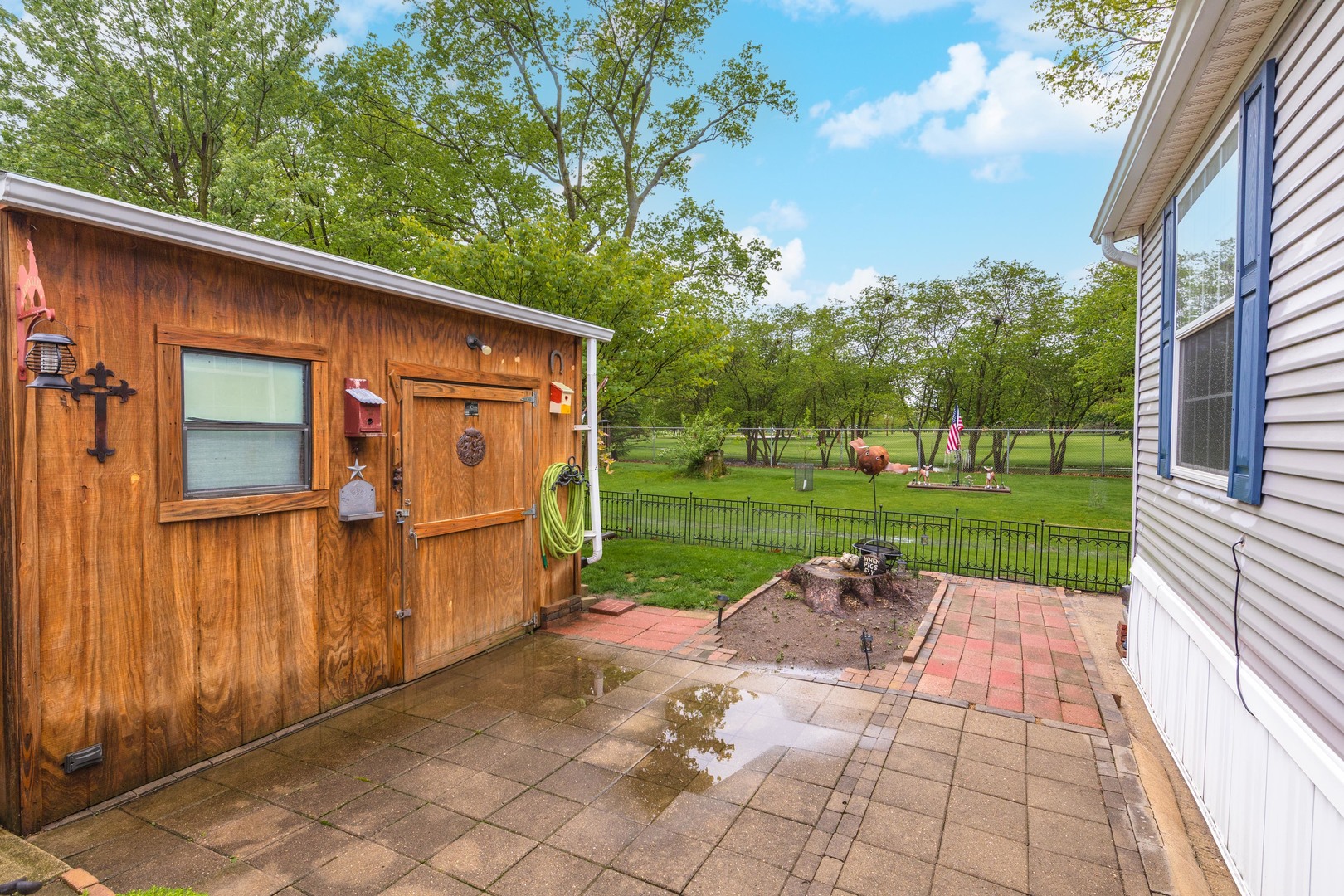 1129 11th Street, Bloomington, IL 61704