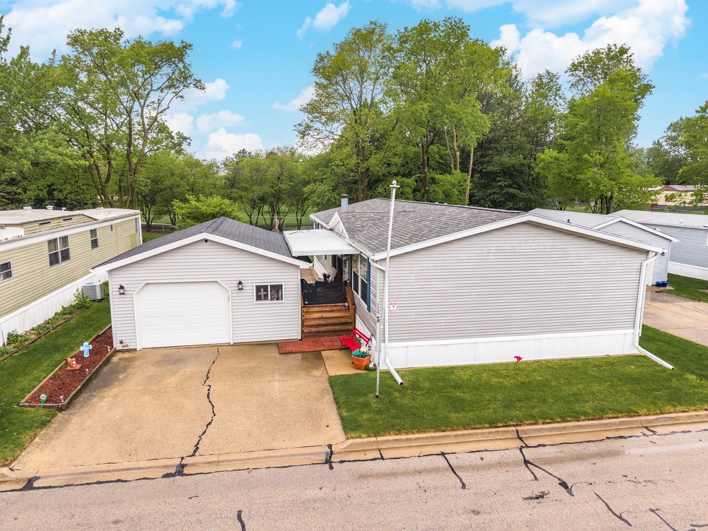 1129 11th Street, Bloomington, IL 61704