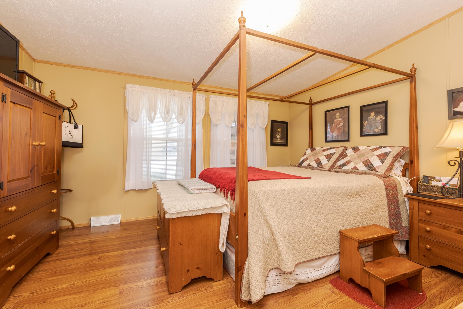 1129 11th Street, Bloomington, IL 61704