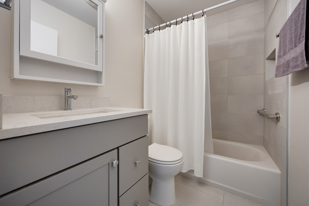 1634 Vermont Drive, Elk Grove Village, IL 60007