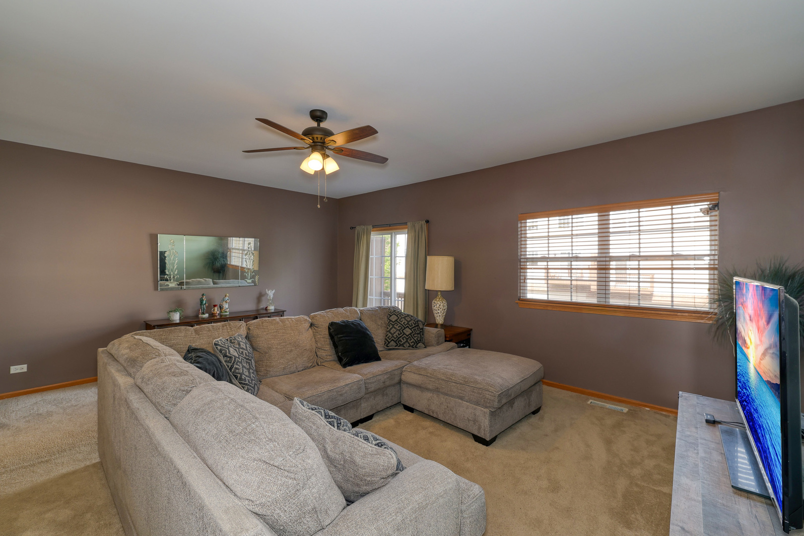 653 E WILLOW Street, Elburn, IL 60119