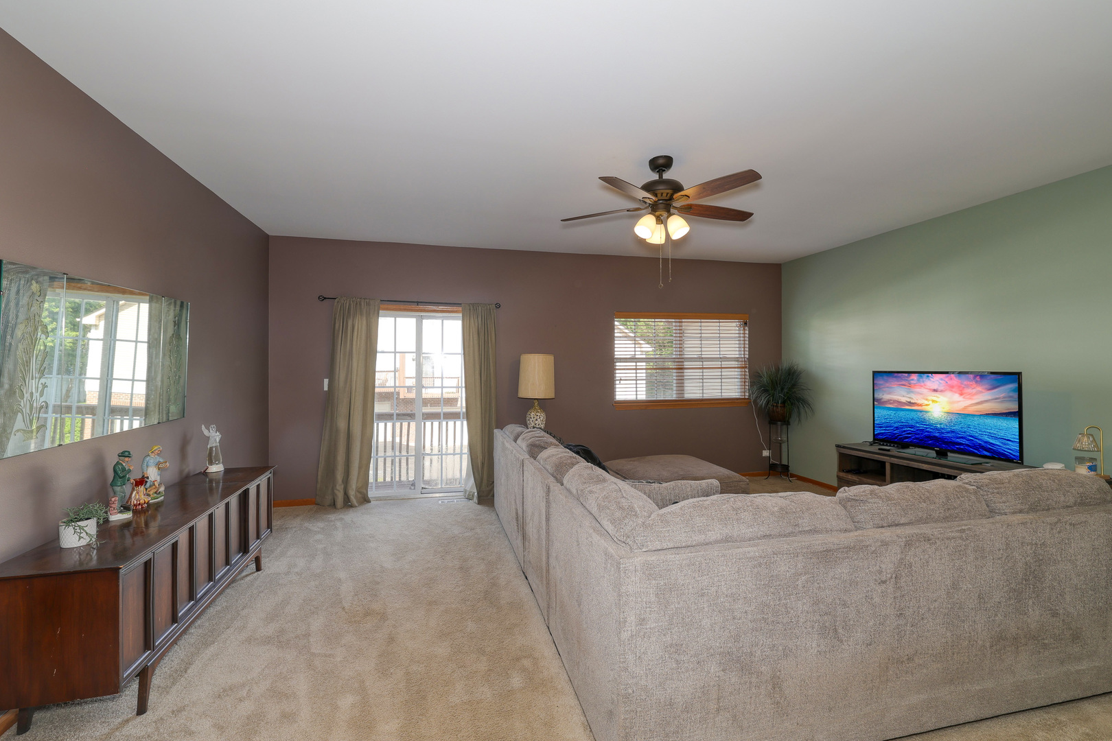653 E WILLOW Street, Elburn, IL 60119