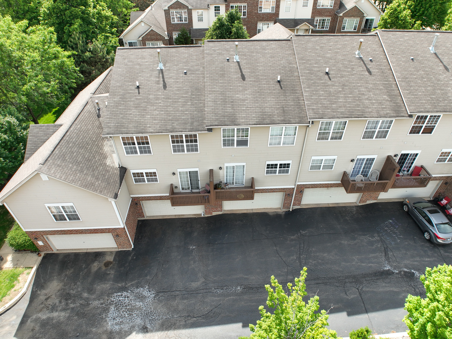 653 E WILLOW Street, Elburn, IL 60119