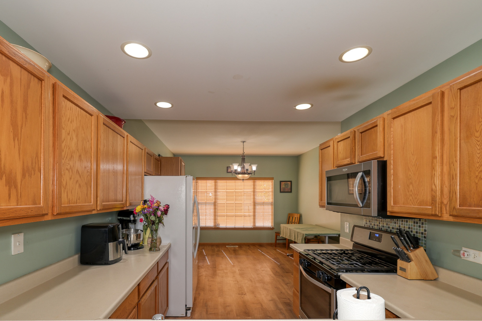 653 E WILLOW Street, Elburn, IL 60119