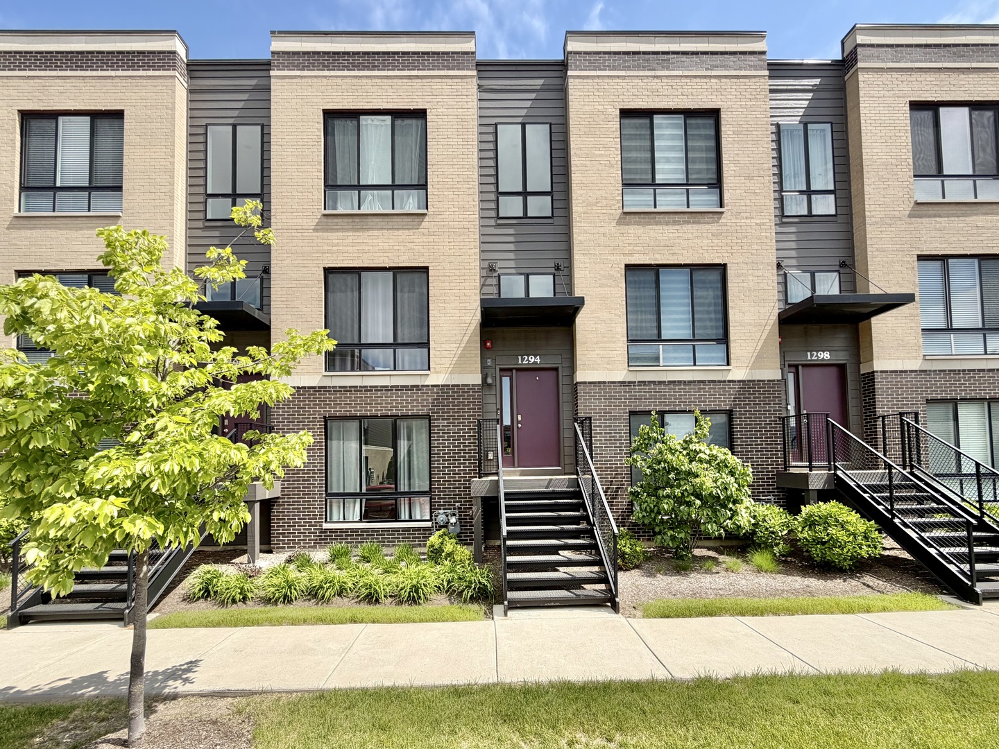 1294 Catalina Court, Schaumburg, IL 60173