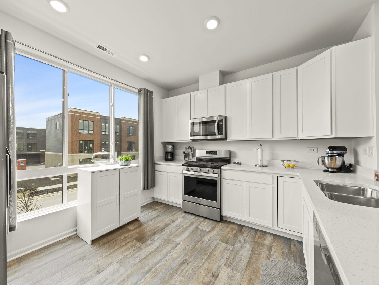 1294 Catalina Court, Schaumburg, IL 60173