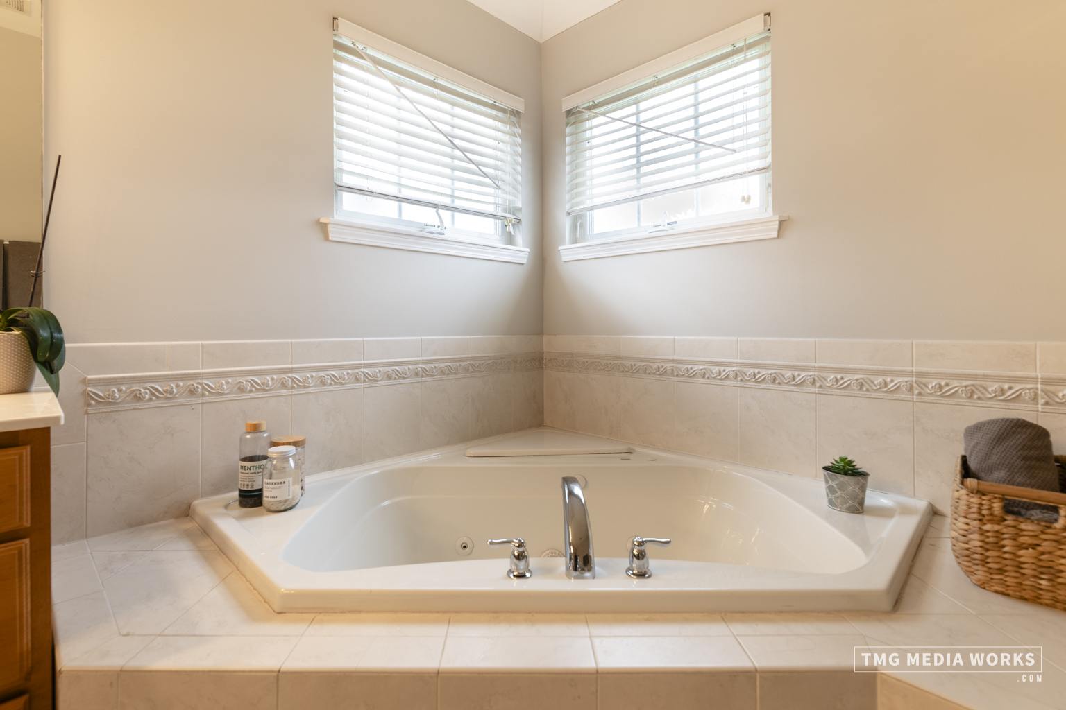 5624 BERGAMOT Court, Naperville, IL 60564