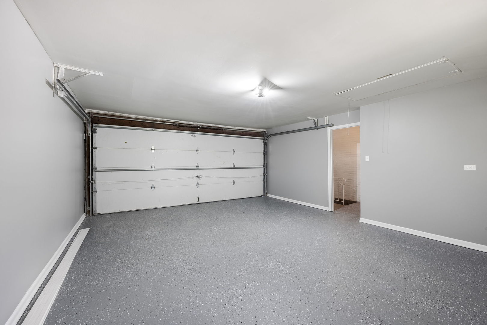 8746 S 81st Court, Hickory Hills, IL 60457