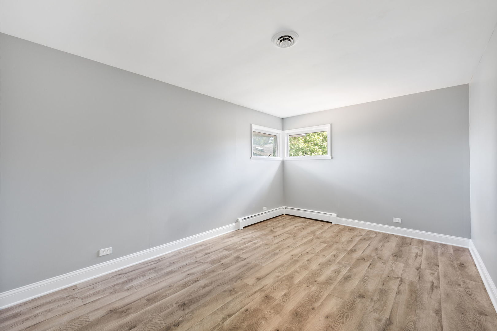 8746 S 81st Court, Hickory Hills, IL 60457