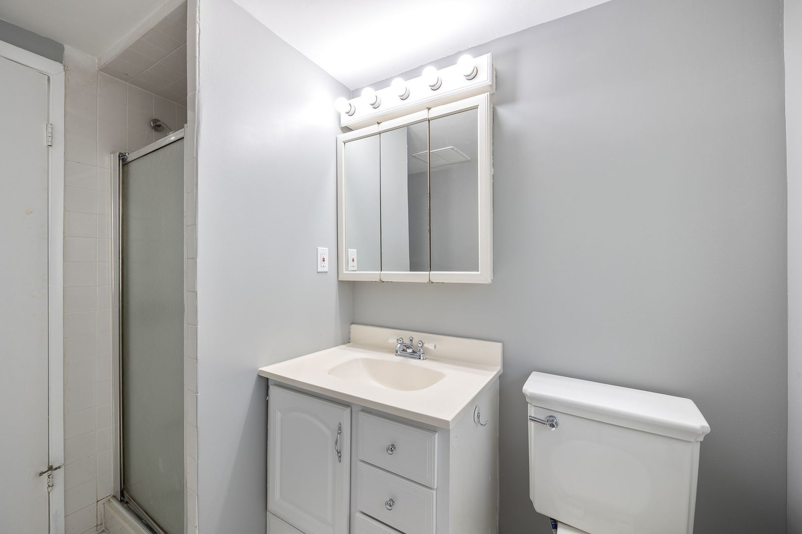 8746 S 81st Court, Hickory Hills, IL 60457