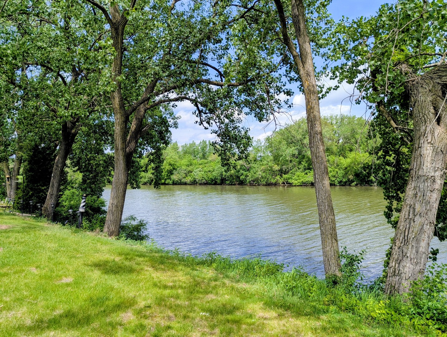 11511 Autobahn Drive #102, Palos Park, IL 60464