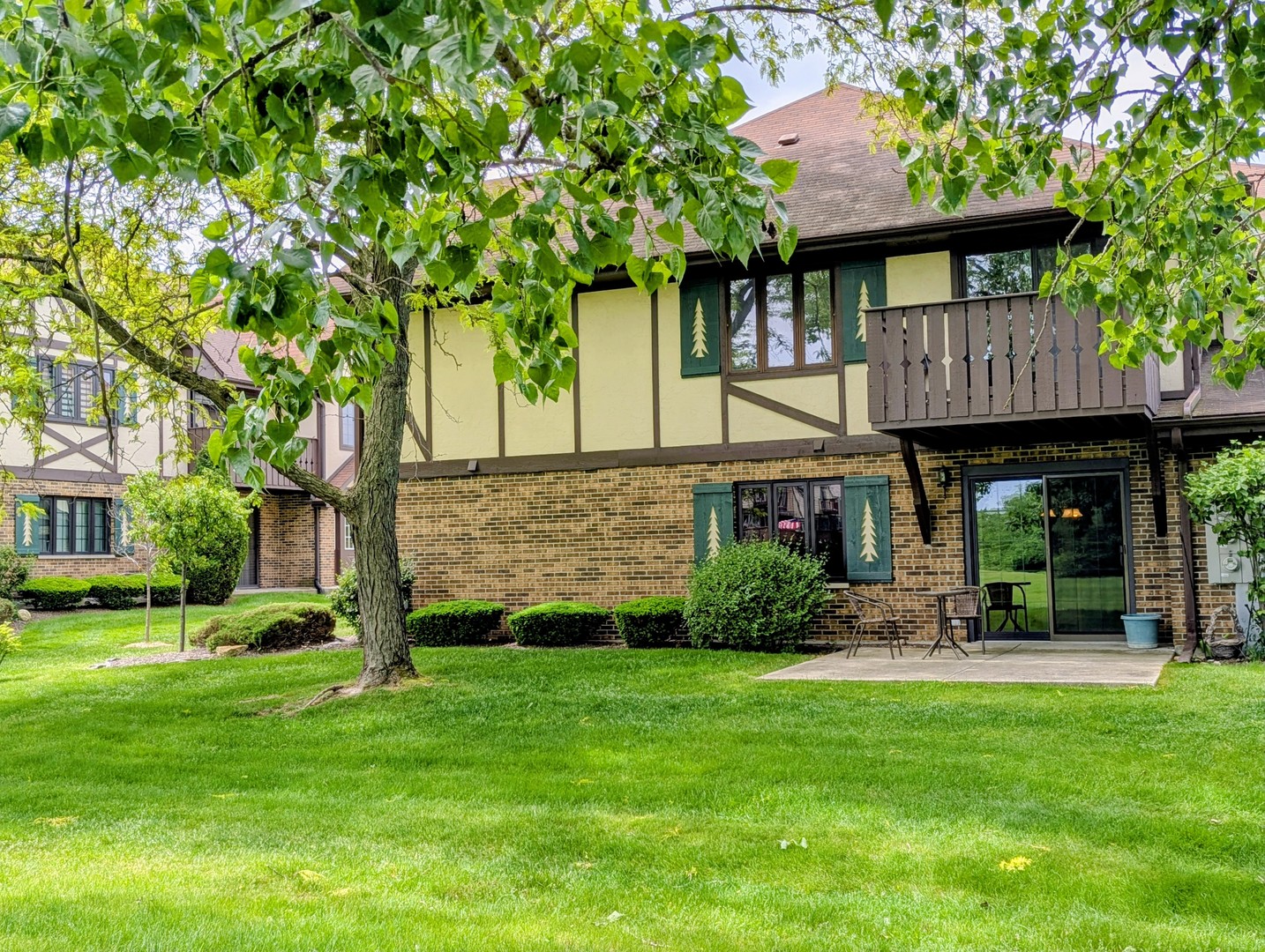 11511 Autobahn Drive #102, Palos Park, IL 60464