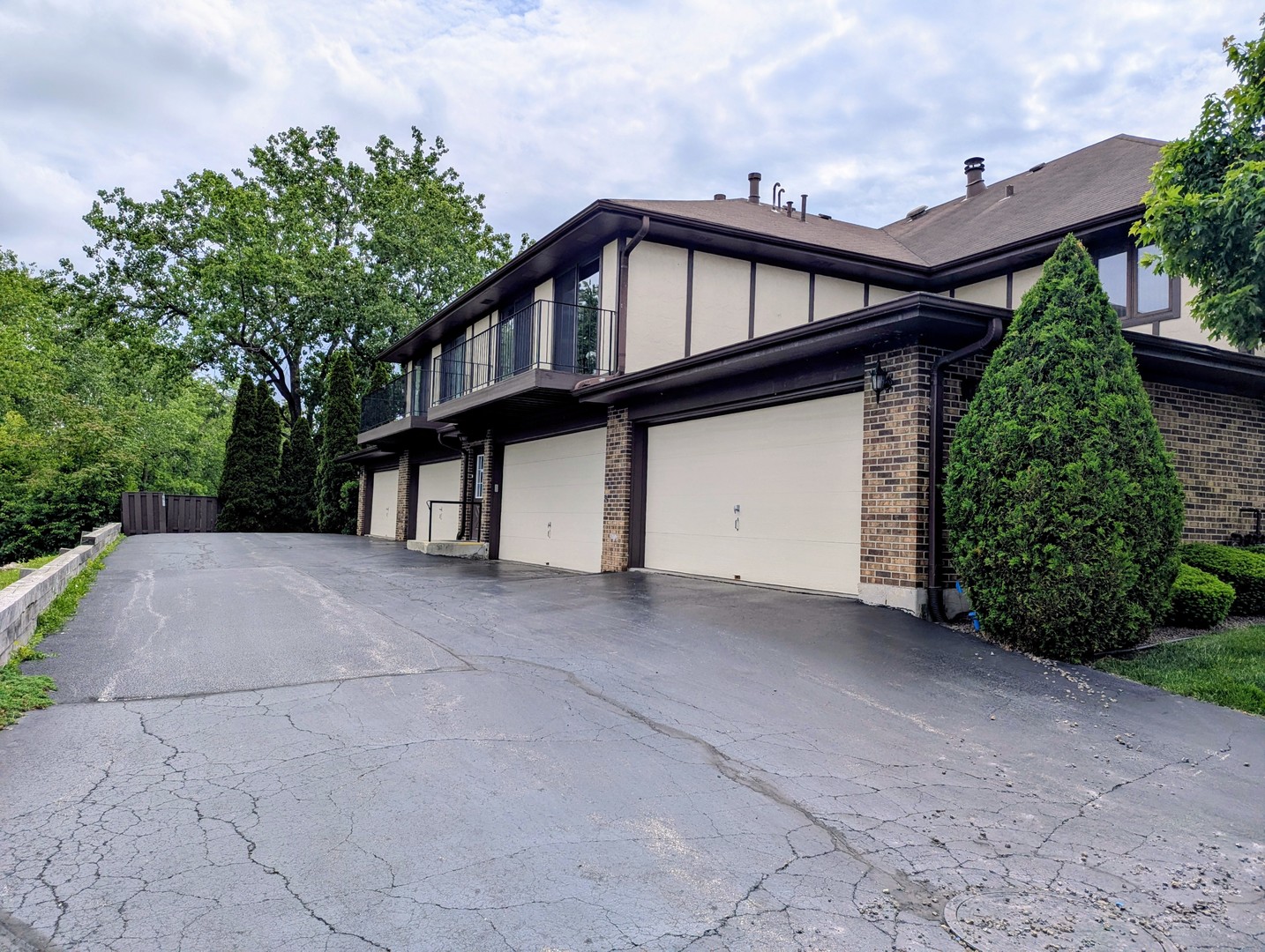 11511 Autobahn Drive #102, Palos Park, IL 60464